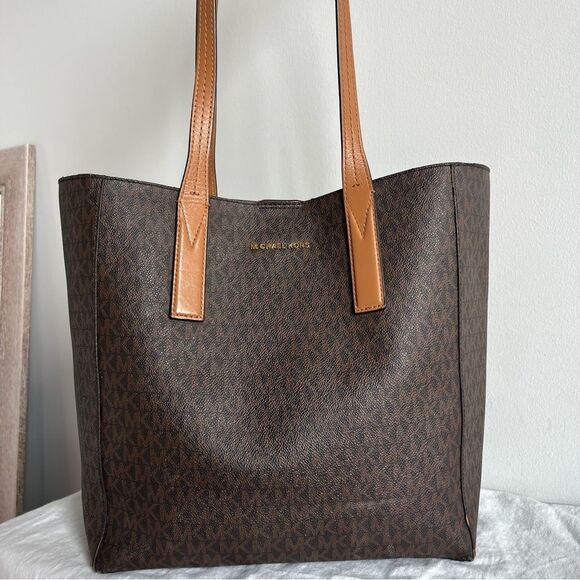 MICHAEL KORS Brown Signature North South Jet Set Voyager Tote laptop Work Bag - Picture 1 of 11